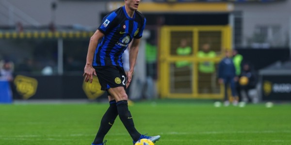 里尔与加拉塔萨雷竞逐国米后卫帕瓦尔，转会争夺战升温