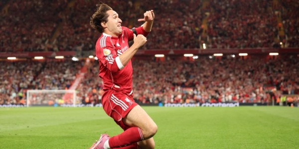 范迪克：基耶萨非常努力但总是不走运被伤病困扰，我们大家都爱他